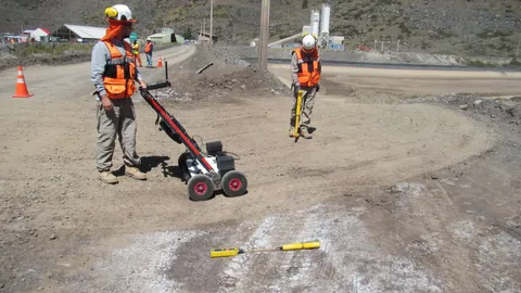 Equipo de georradar y localización electromagnética preparado para una campaña de terreno