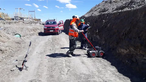 Prospección con georradar antes de una excavación en una obra